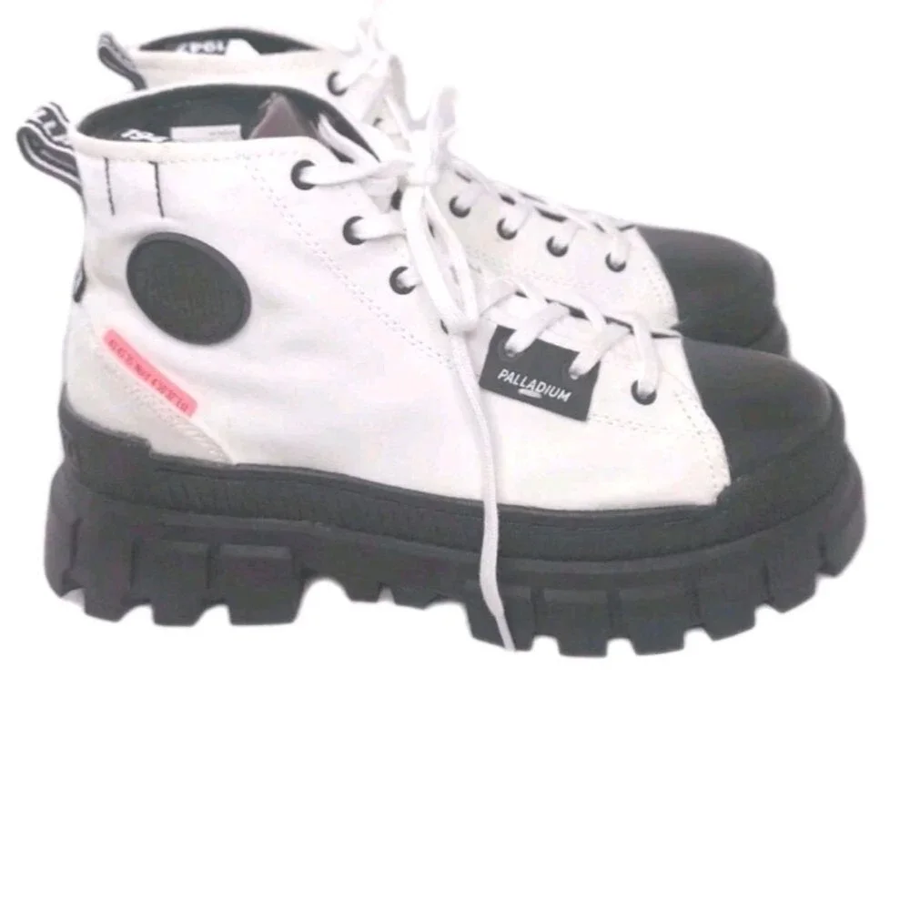 Palladium  Revolt Hi TX Round Toe Hiking Boots  Women's Size 8.5 Retail $115